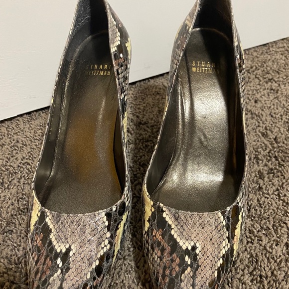 Stuart Weitzman Daisy Pumps - Picture 5 of 7